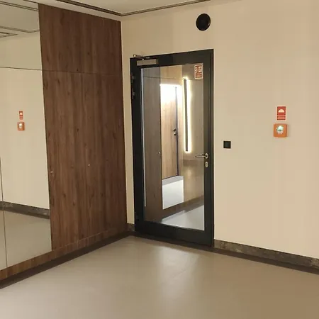 One-room Nyska Free Garage!!! Апартаменты Вроцлав