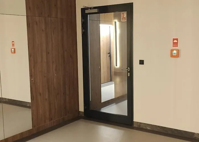 One-room Nyska Free Garage!!! דירה ורוצלב