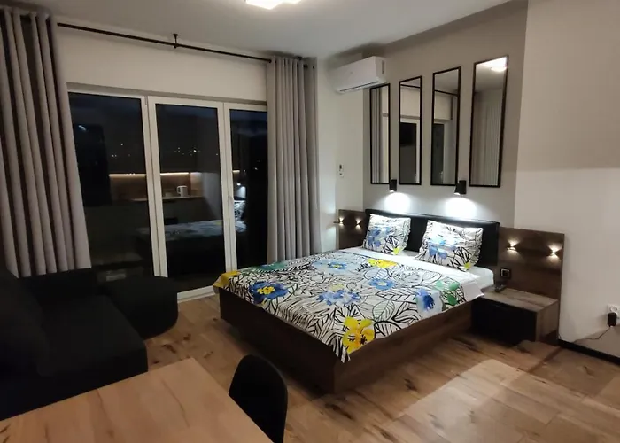 One-room Nyska Free Garage!!! דירה *