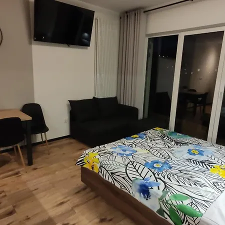 One-room Nyska Free Garage!!!